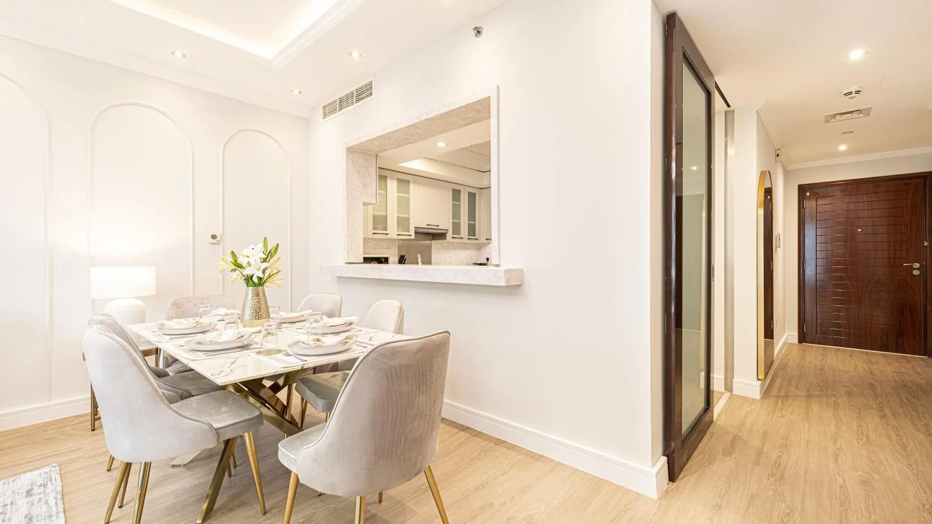 Magnificent Cozy 2 Bedroom In Downtown Dubái 0*,  Emiratos Árabes Unidos